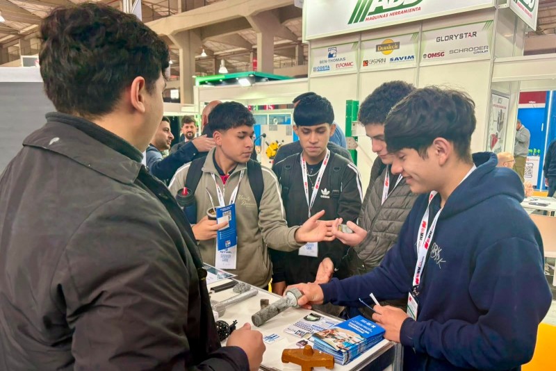 Más de 170 estudiantes de escuelas técnicas cordobesas participaron de la Bienal Metalmecánica