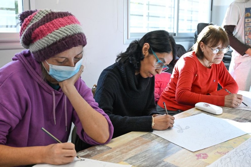 Resiliencia y sanación: La historia de Laura y su triunfo frente al cáncer en la salud pública
