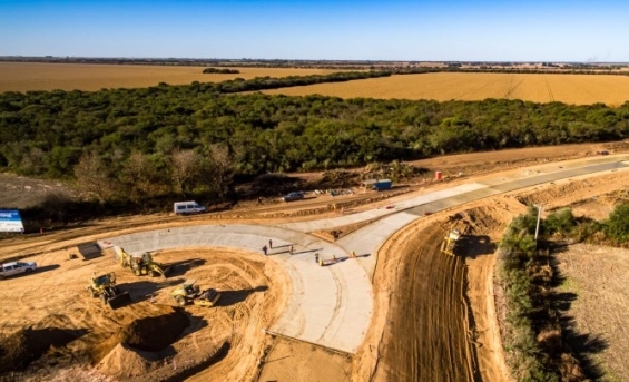 La Provincia avanza con la pavimentación de la ruta que une Colonia Caroya y Tinoco