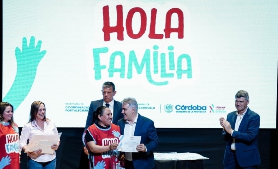 Llaryora presentó el programa de acompañamiento integral “Hola Familia”